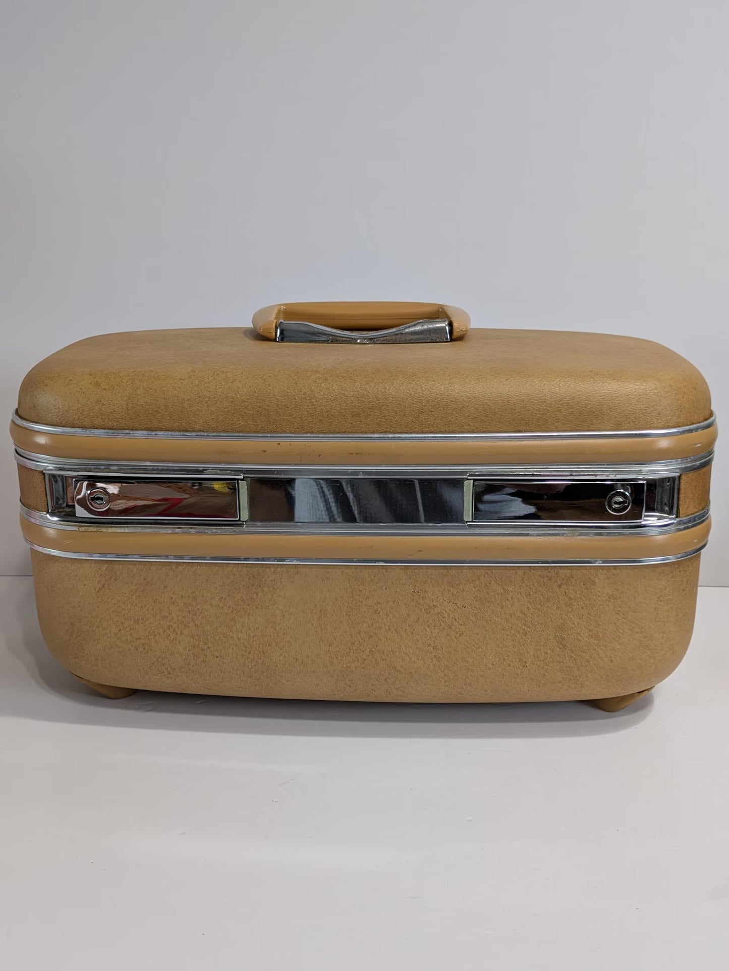 Vintage Tan Hard Shell Makeup Train Case
