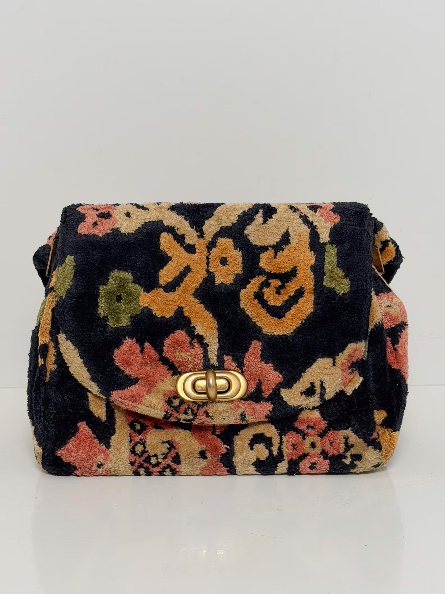 Vintage Floral Carpet Shoulder Bag